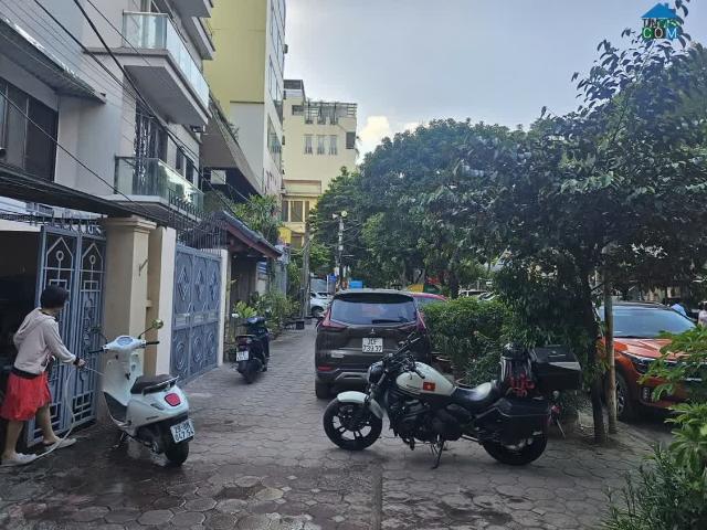 Cho thuê nhà mặt phố 3 Đồng Cổ, Tây Hồ, Hà Nội. 16tr/tháng. 2 tầng, 50m/tầng, 1 VS, vỉa hè ô tô