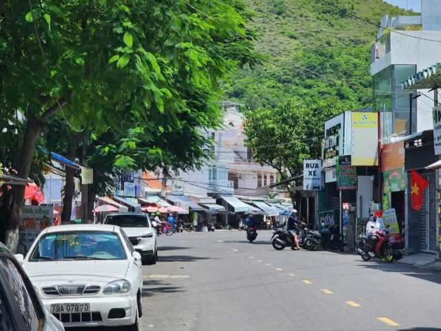 Cho thuê nhà Mặt tiền Kinh Doanh khu sầm uất đường Hiến Quyền– Bắc Nha Trang
