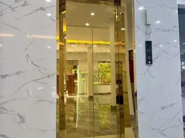 Cho thuê nhà mới, Hoàng Quốc Việt, thang máy  vỉa hè 124m2* 4T 50 Tr