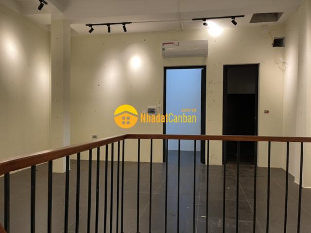 Cho thuê nhà mp hàng bún 40m2x 5 tầng mặt tiền 7m, thiết kế thông sàn. Nhà mới đẹp