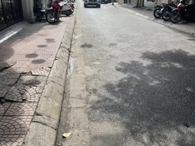 Cho Thuê Nhà Nguyên Căn 4 Tầng, Nguyễn Văn Cừ, Giá 7 Tr/tháng