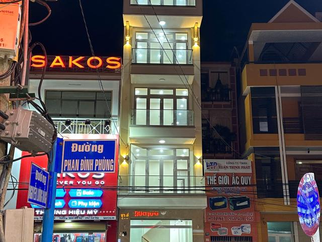 Cho thuê nhà nguyên căn 8 phòng Phan Đình Phùng Đà Lạt 40tr