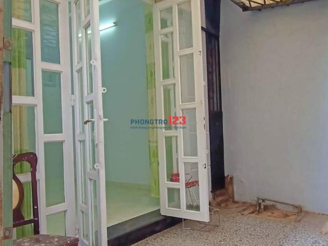 Cho thuê nhà nguyên căn 1 trệt 1 lầu ở CMT8 Tân Bình