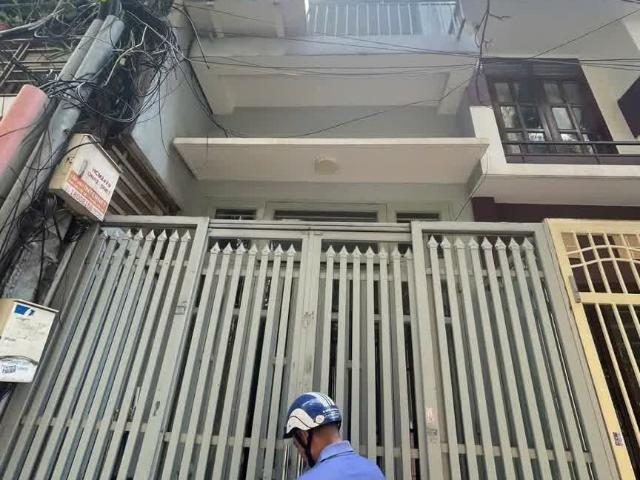 Cho thuê nhà nguyên căn 3 lầu hẻm 154 Nguyễn Biểu Q5