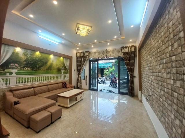 Cho thuê nhà nguyên căn 3 tầng 4 phòng ngủ sát biển phường Hòa Minh