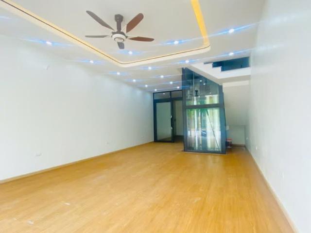 Cho thuê nhà nguyên căn tại Liên Bảo, Vĩnh yên, Vĩnh Phúc. 5 tầng giá 18 triệu/ tháng