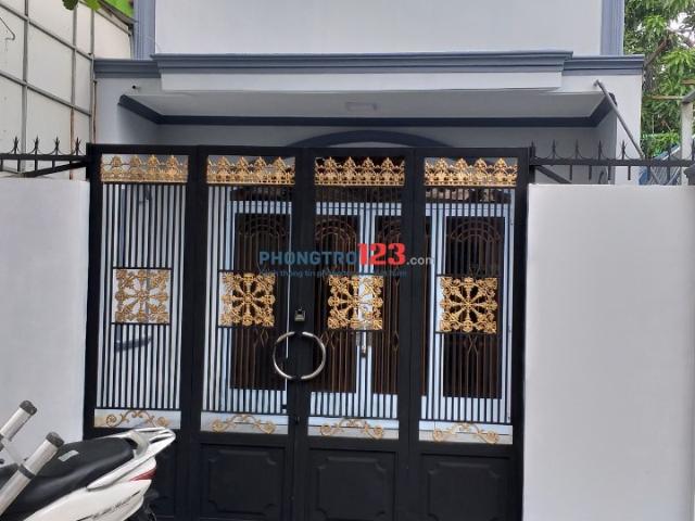 Cho thuê nhà nguyên căn dt 5*27m sát chợ. Sát đường. Hẻm 8m