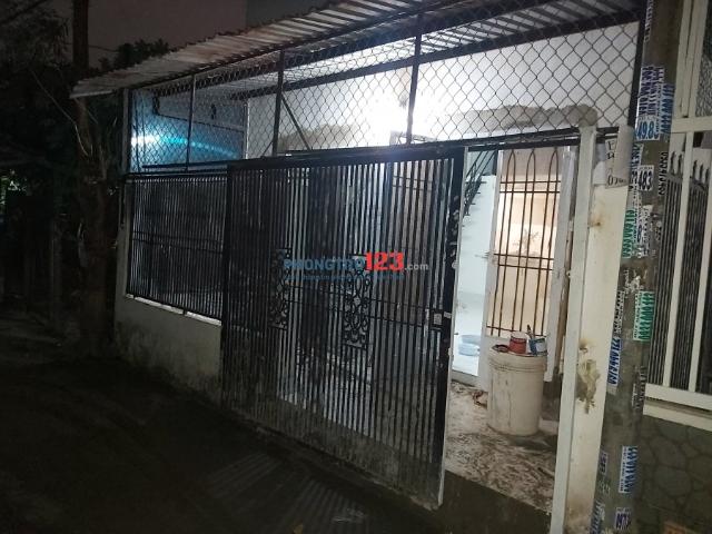 Cho Thuê nhà Nguyên căn dt 60m2, dtsd 85m2, Quận 12. Giá 4.000.000