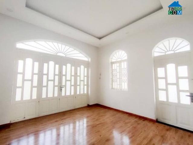 Cho thuê nhà nguyên căn dt: 122m2 giá: 15tr5