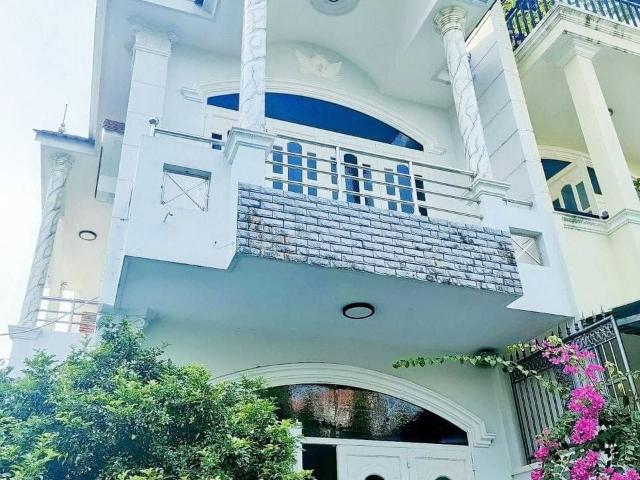 Cho thuê nhà nguyên căn dt 122m2, giá 15tr5, đường Thạnh Mỹ Lợi, quận 2