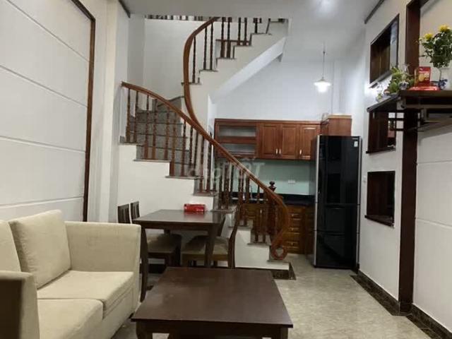 Cho Thuê Nhà Nguyên Căn Giải Phóng 3 Tầng, 30m2, 2n, 3wc, 9 Triệu, Ở Hộ Gia Đình