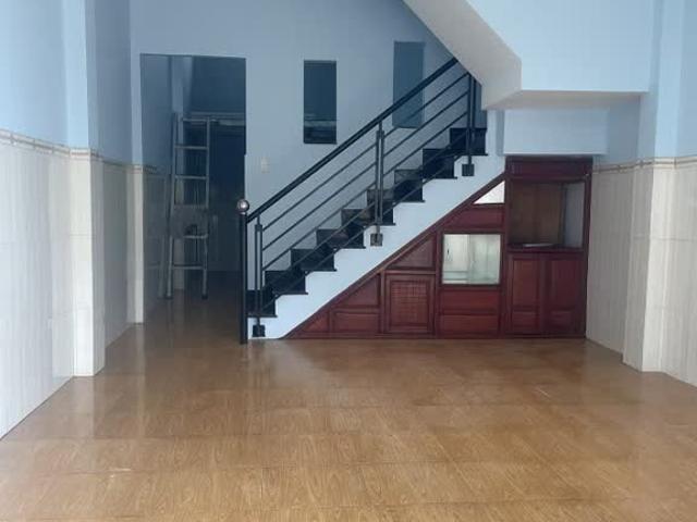 Cho thuê nhà nguyên căn giá rẻ, thoáng mát gần chợ Hiệp Bình, cách Phạm Văn Đồng 500m, TP Thủ Đức