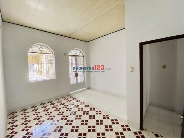 Cho thuê nhà nguyên căn hẻm lớn văn minh, gần sân bay