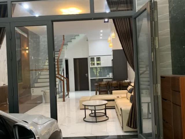 Cho Thuê Nhà Nguyên Căn Mới Xây Có Chỗ Đậu Xe Ôtô