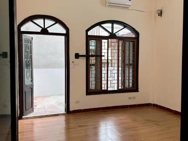 Cho thuê nhà nguyên căn Ngõ 58 Nguyễn Khánh Toàn Cầu Giấy 68m x 4T giá 15 triệu