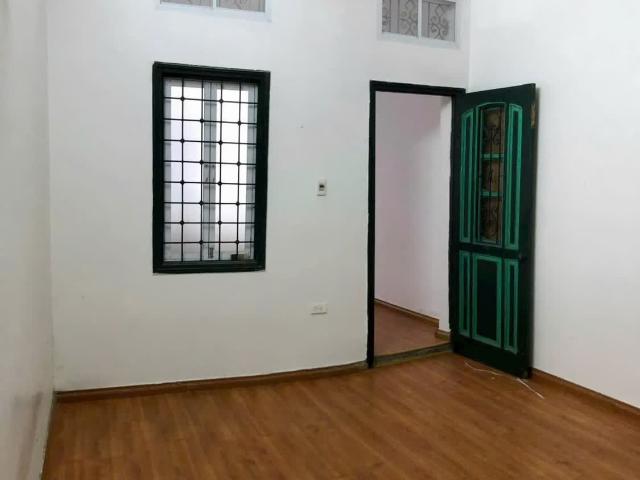 Cho thuê nhà nguyên căn ngõ 82 Hồ Đền Lừ, 30m2 x 4 tầng, 5 ngủ, 10.5 Triệu/tháng