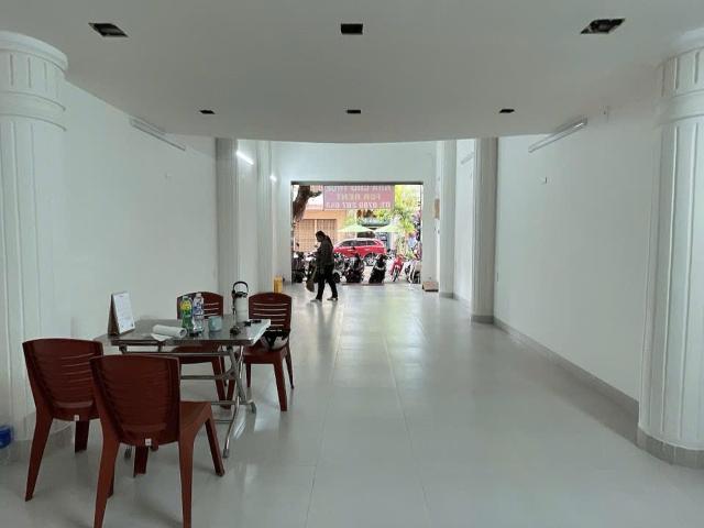 Cho Thuê Nhà Nguyên Căn Đường Trần Quốc Toản, Hải Châu, Đà Nẵng 450m² – Giá Chỉ 35 Triệu/Tháng