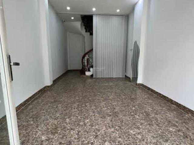 Cho Thuê Nhà Nguyên Căn Phố Bờ Sông Sét, 6 Tầng, 30m2, 3 Ngủ, 4 Wc, 17 Triệu