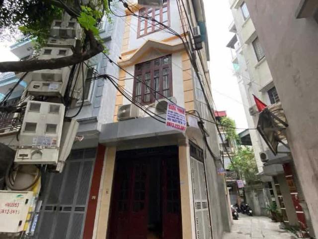 Cho thuê nhà ngõ 127 Hào Nam, 32m2 x 4 Tầng, 3 ngủ, Giá 11 triệu/tháng