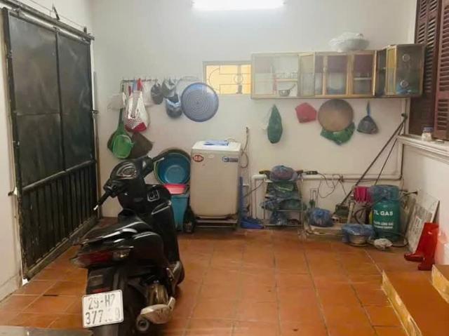 Cho thuê nhà ngõ 174 Tam Trinh, 75m2, 2 tầng, 2 ngủ, 7 Triệu ở gđ, kho, nhóm ngoan