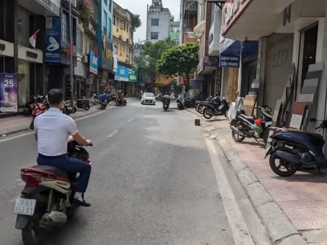 Cho thuê Nhà Ngõ 18 Nguyên Hồng, diện tích 60m, từ tầng 2 đến tầng 5, Mặt tiền 5m, giá 50 triệu
