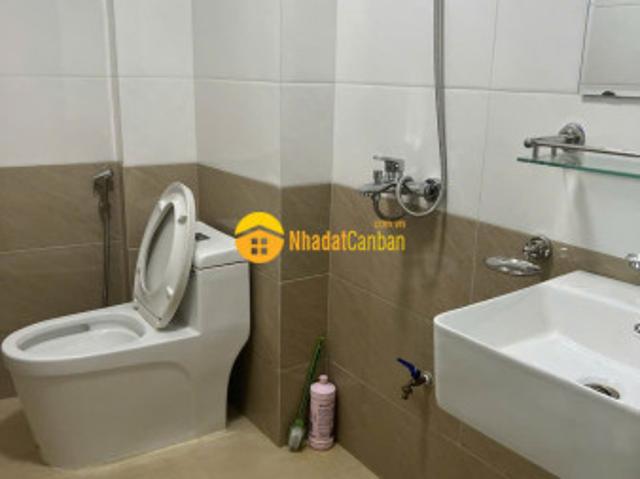 Cho thuê nhà ngõ 401 nguyễn khang, cầu giấy 40m x 2t giá 9tr nhà sạch đẹp