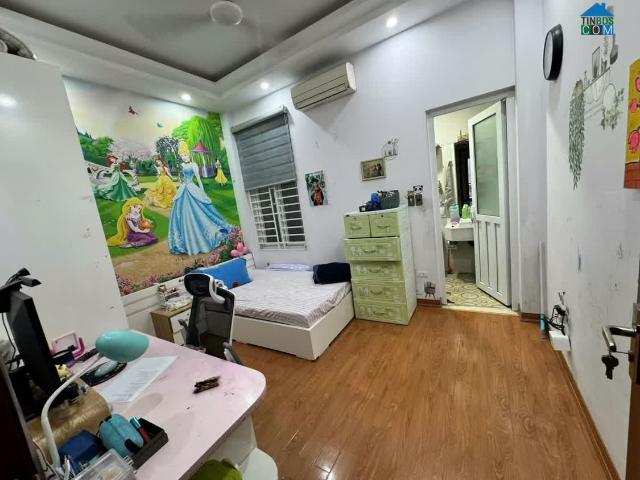 Cho thuê nhà ngõ 61 Phùng Chí Kiên, Hoàng Quốc Việt 60m x 6T giá 25TR, ô tô tránh