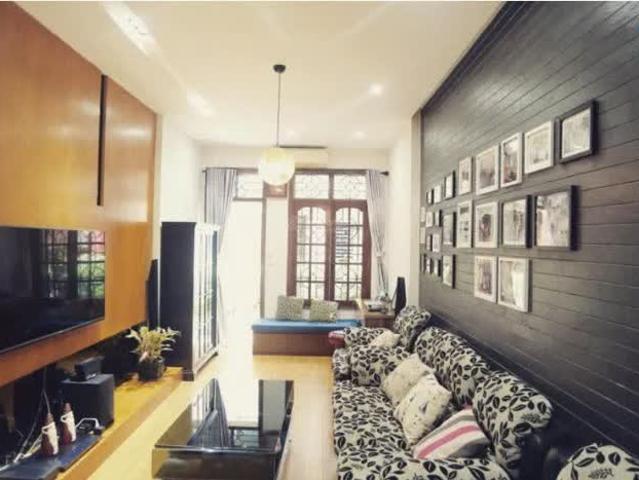 Cho thuê nhà ngõ ô tô Lê Đại Hành, 4 tầng x 90m2, KD sạch Spa, Phòng Khám, VP Công ty