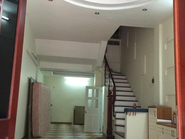 Cho thuê nhà ngõ ô tô Phùng Khoang Nam Từ Liêm, 50m2, 5 tầng, 4 ngủ, 17tr