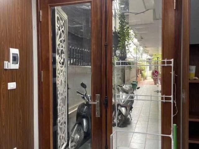 Cho thuê nhà Phố Đội Cấn 5 tầng x 45m2, 18 Triệu VP cty, ở gđ, người nước ngoài