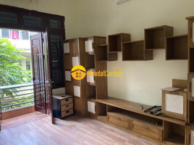 Cho thuê nhà phố lạc trung 60m2 x 4 tầng mặt tiền 5m, ô tô đỗ cửa