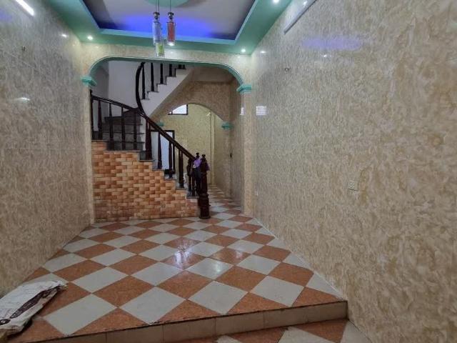 Cho thuê nhà Phố Lĩnh Nam, 4 tầng x 40m2, 5 ngủ, 11 Triệu ở gđ, nhóm ngoan, 10m ra ô tô