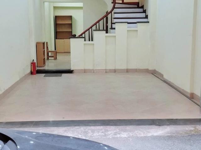 Cho thuê nhà riêng Ô TÔ ĐỖ CỬA ngõ 165 Dương Quảng Hàm, Cầu Giấy 50m x 5T giá 15tr