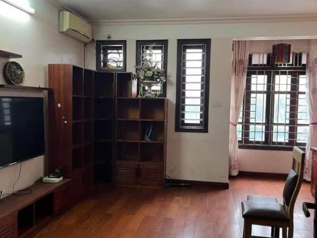Cho thuê nhà riêng ở Lâm Du, Bồ Đề Long Biên. Nguyên căn cực đẹp. LH: 0988581 zalo/call