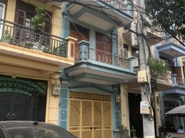 Cho thuê nhà riêng Mai Dịch Cầu Giấy 50m x 5T giá 20tr, phân lô, vỉa hè, ô tô tránh