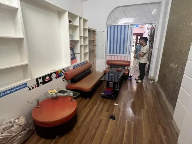Cho thuê nhà riêng Mai Dịch, Cầu Giấy 60m x 4 tầng, 7 phòng giá 20 triệu, ngõ ô tô