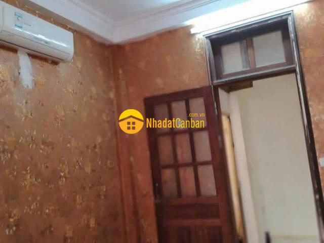 Cho thuê nhà riêng đường đê la thành nhỏ, đống đa, 3 ngủ 8 triệu