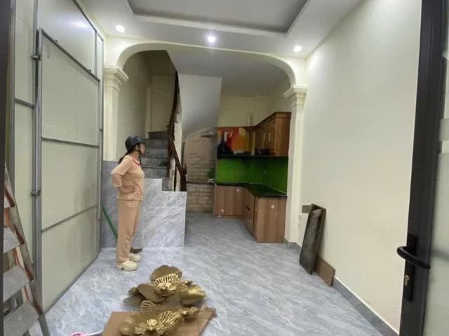 Cho thuê nhà riêng ngõ Hòa Bình 7, Minh Khai, Hai Bà Trưng 25m x 5T giá 11tr, Ô TÔ KD