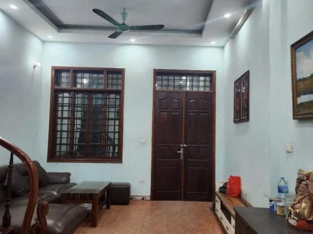 Cho thuê nhà riêng ngõ Tam Khương, Đống Đa 40m x 4T 3PN3VS giá 14 triệu