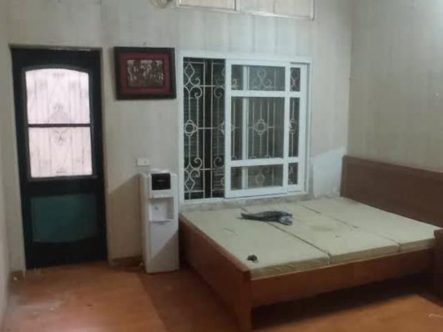 Cho thuê nhà riêng phố Hoàng Văn Thái, Thanh Xuân, 40m2, 3 tầng, sẵn nội thất, gần ô tô tránh