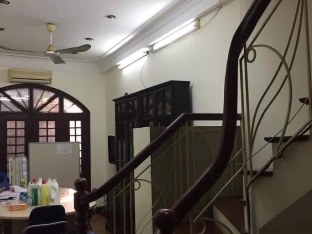Cho thuê nhà riêng tại Tây Kết HBT, DT 45m2 x 4 tầng, MT 4,5m, cuối tháng 11 nhận nhà giá 15tr/th