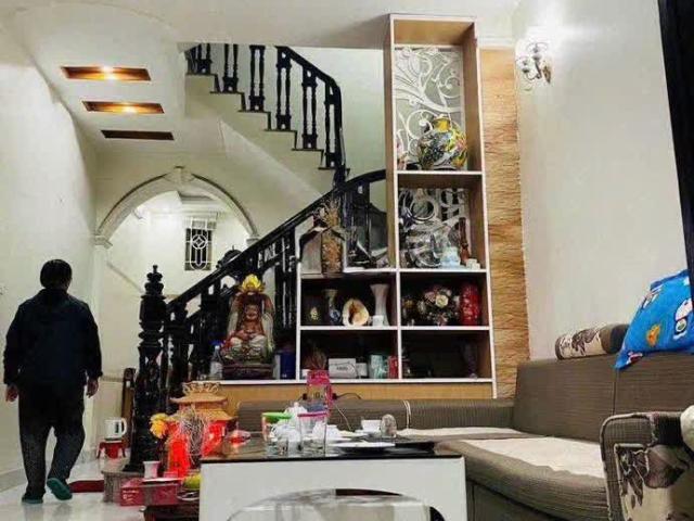 Cho thuê nhà riêng Trần Bình Mai Dịch Cầu Giấy 50m x 4T giá 18tr, ở và kinh doanh