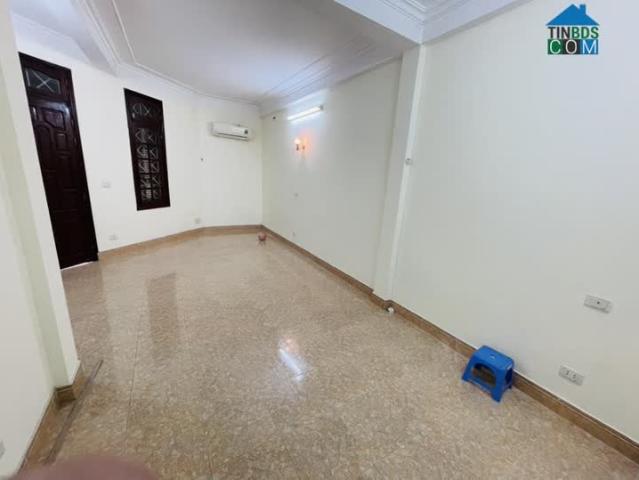 Cho thuê nhà trong ngõ Tam Trinh, 80m 4tầng, 6 ngủ Giá 20 triệu ô tô, KD, VP, nhà hàng