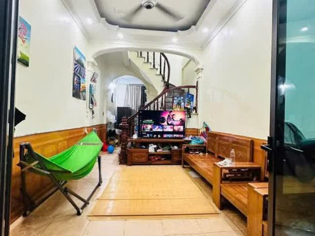 Cho thuê nhà Yên Duyên, Yên Sở 38m² x 4 tầng 4PN, 3 WC, 9 triệu/tháng