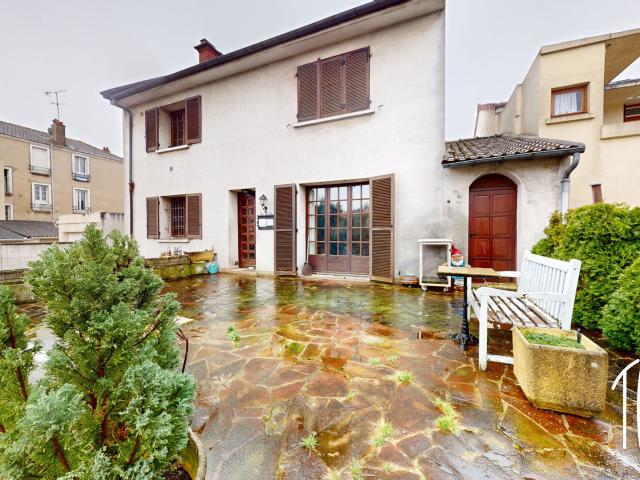 CHOISY LE ROI Maison 7 pièces 212m2 utiles Terrasse Jardin Garage Sous sol total