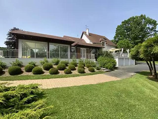 Cholet 49300 Achat / Vente maison 15 pièces t15 piscine