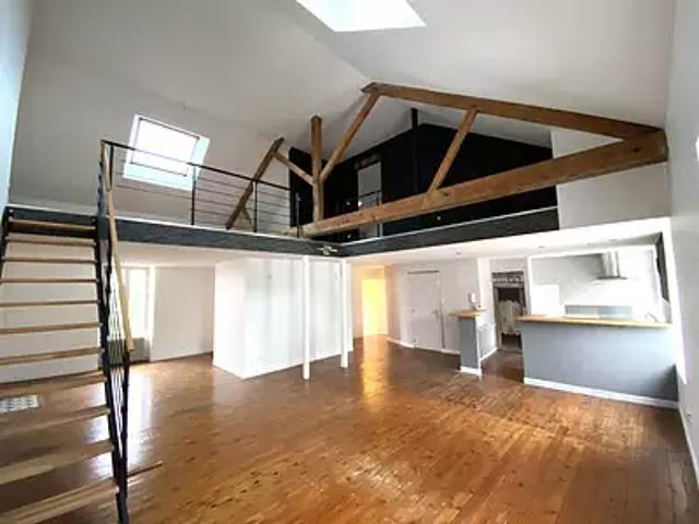 Cholet 49300 Location appartement 3 pièces t3 au dernier étage