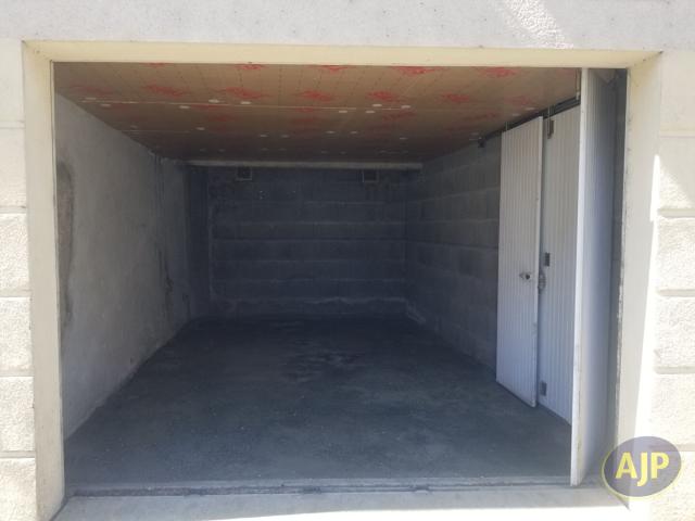 Cholet Location Parking / Garage 49