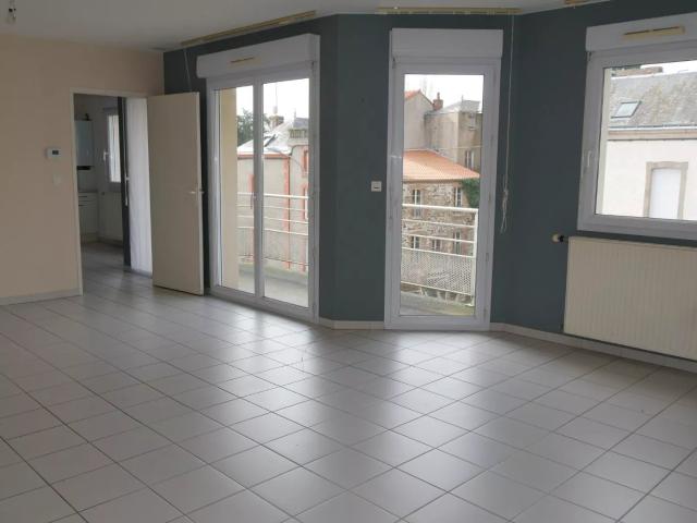 CHOLET PLEIN CENTRE VILLE Bel Appartement de 90M²