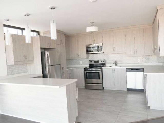 Chateau Maisonneuve 2 Bedroom Apartment for Rent at 4998 Boul De Maisonneuve O, Westmount, QC H3Z 1N2